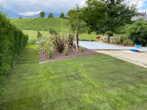 Paysagiste à Chambéry pour pose de gazon naturel - Gazon de placage pour un rendu immédiat ! , Albertville, Parcs et Jardins
