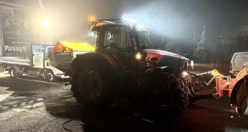 Déneigement de parkings et allées à Albertville, Albertville, Parcs et Jardins