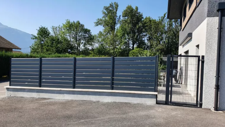 Paysagiste à Albertville spécialiste pour la création et la pose de votre clôture, palissade ou claustra, Albertville, Parcs et Jardins
